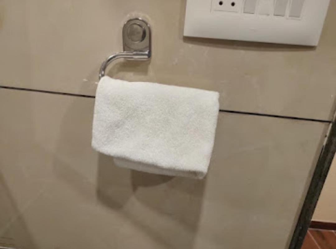 Hotel Fun Park Sanand Екстер'єр фото