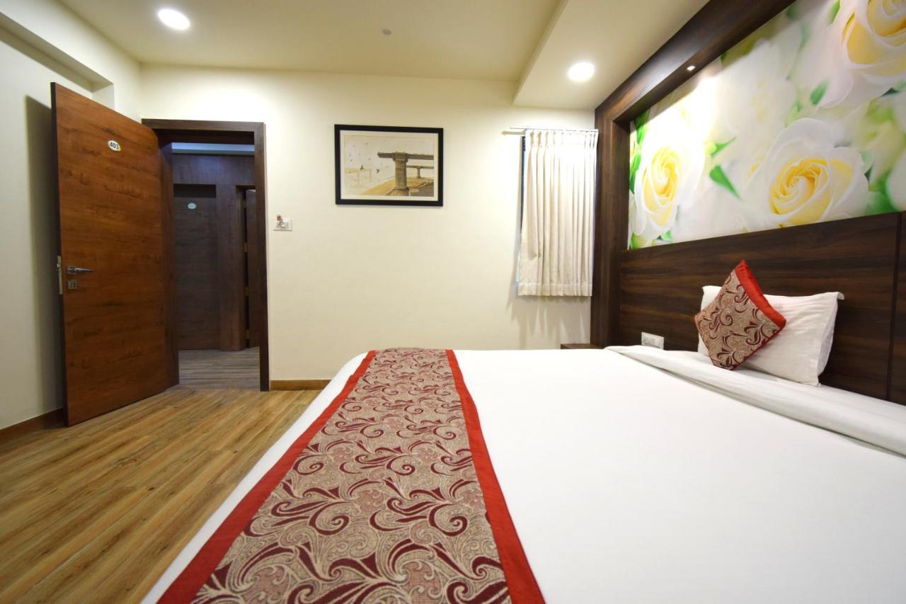 Hotel Fun Park Sanand Екстер'єр фото
